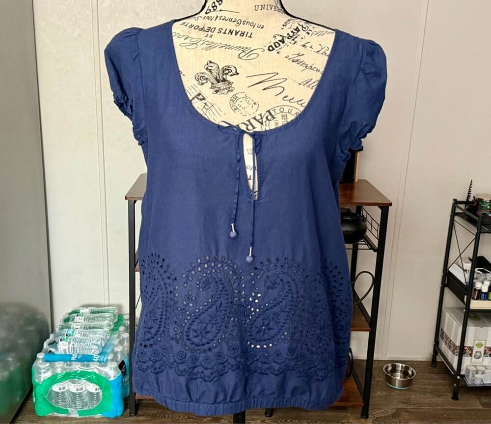 Women's American Eagle Outfitters Boho Eyelet Lace Blouse Size Small